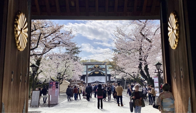 靖国神社 大鳥居 東京 観光 散歩コース